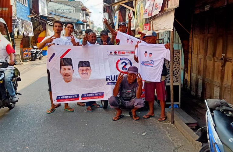 Jadi Ikon Perubahan Kepri, Penarik Becak Pelantar II Deklarasi Menangkan Rudi-Rafiq 