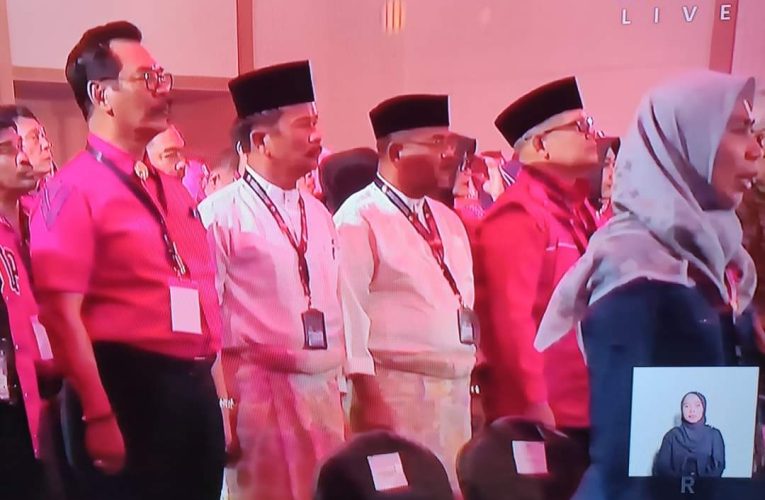 Tak Buang Identitas Melayu, Rudi-Rafiq Hadir Debat Pilgub Kepri Memakai Teluk Belanga