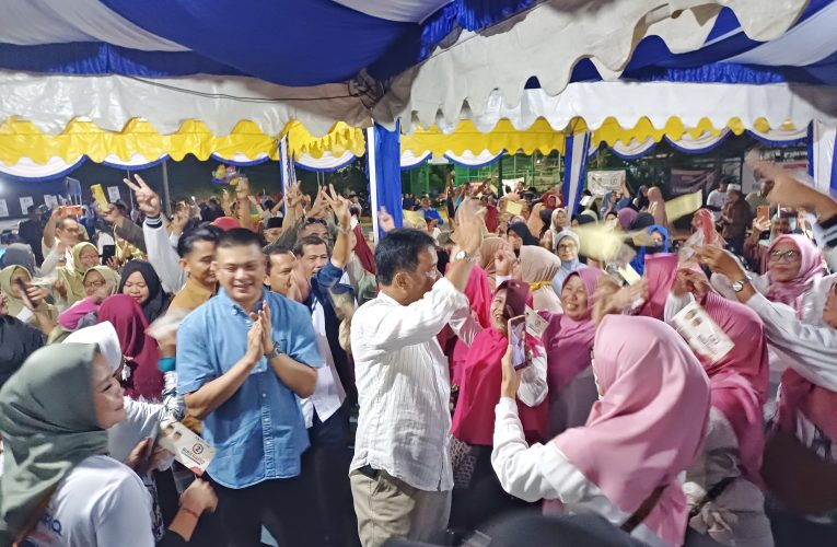 Warga Bengkongindah Tak Bisa Jauh dari Rudi, Poster Kepri Ganti Gubernur pun Berkibar 