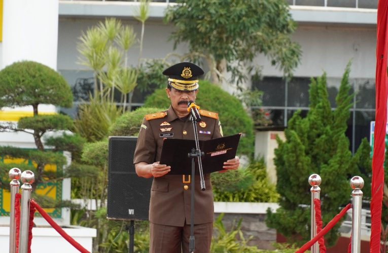 Wakil Kepala Kejati Kepri Pimpin Upacara Peringatan Hari Pahlawan 2024