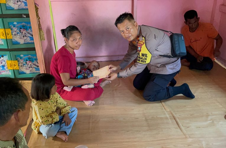 Peduli Terhadap Sesama, Polsek Jemaja Memberikan Bantuan Kepada Bayi Yang Sedang Sakit di Jemaja