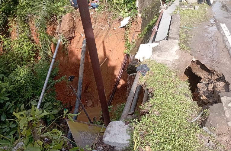 Cuaca Buruk di Tanjungpinang Sebabkan Fasilitas Umum Ambruk, BPBD Lakukan Penanganan