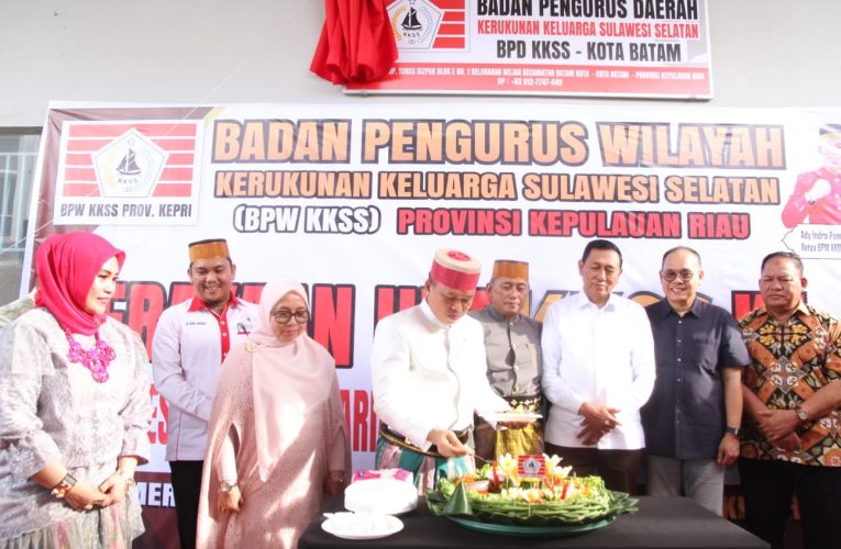 Resmikan Sekretariat BPD KKSS Kota Batam, Warga KKSS Dihibur Atraksi Pesulap Mr. Mind Muhammad