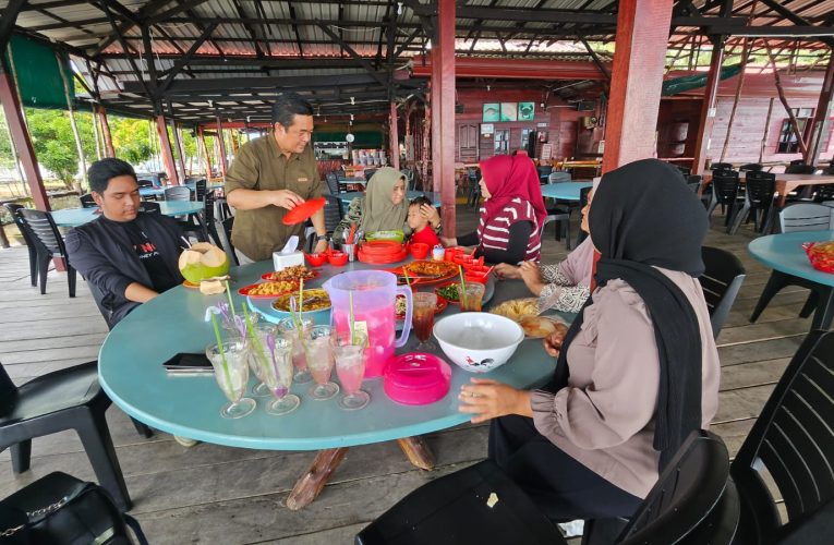 Mencoblos di TPS 34 Kijang Kencana, Rahma Ajak Warga Tanjungpinang Berpartisipasi dalam Pilwako Besok