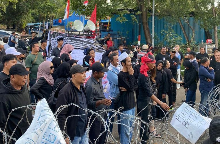 Polda Kepri Pastikan Aksi Damai di Kantor KPU Batam Berlangsung Kondusif
