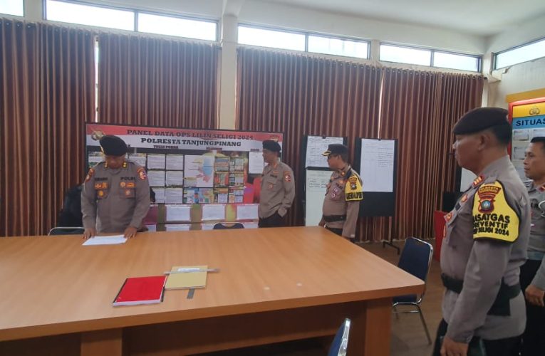 Kapolresta Tanjungpinang Dampingi Tim Korps Samapta Baharkam Polri Cek Pos Yan dan Pos Pam Nataru 2024-2025