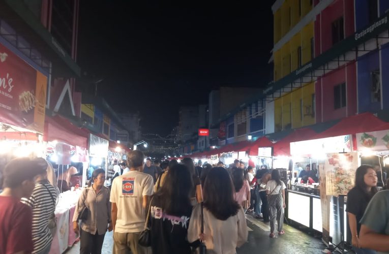 Bazar Imlek di Tanjungpinang Dipadati Pengunjung, 570 Stand UMKM Ramaikan Jalan Merdeka