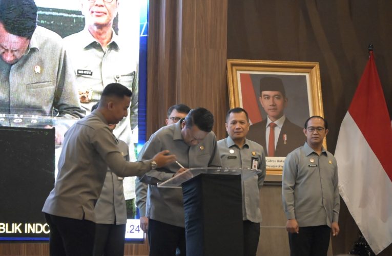 Kementerian Hukum Canangkan Zona Integritas dan Luncurkan Transformasi Digital Tahun 2025