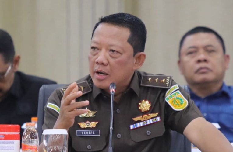 Kejaksaan Agung Periksa Dua Saksi Terkait Kasus Impor Gula
