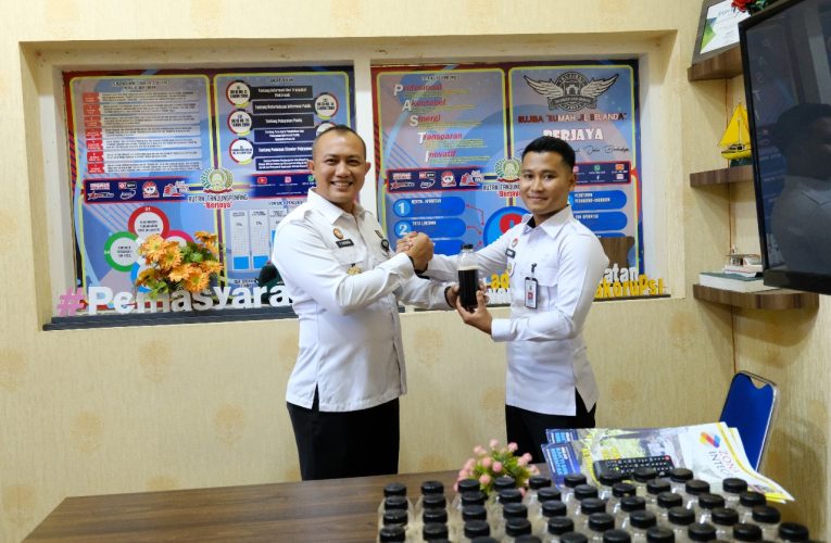 Rutan Kelas I Tanjungpinang Bagikan Madu untuk Tingkatkan Daya Tahan Tubuh Pegawai