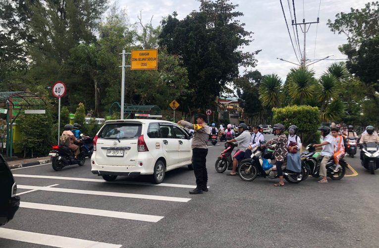 Polresta Tanjungpinang Tingkatkan Gatur Pagi di Titik Rawan Macet dan Sekolah, Tindak Lanjut Keluhan Warga di Jumat Curhat