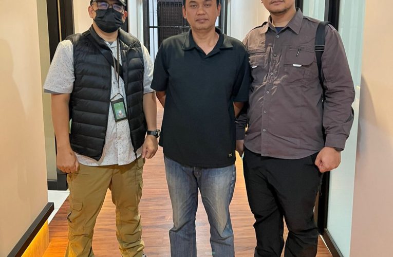 Satgas SIRI Kejaksaan Agung Amankan Buronan Gandhi Trisnaatmaja dalam Kasus Penipuan