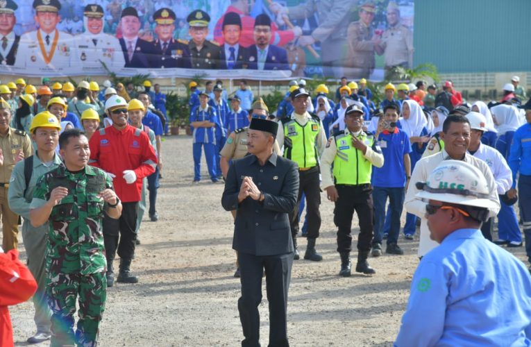 Sekdaprov Kepri Pimpin Apel Peringatan Bulan K3 Nasional 2025 di Batam