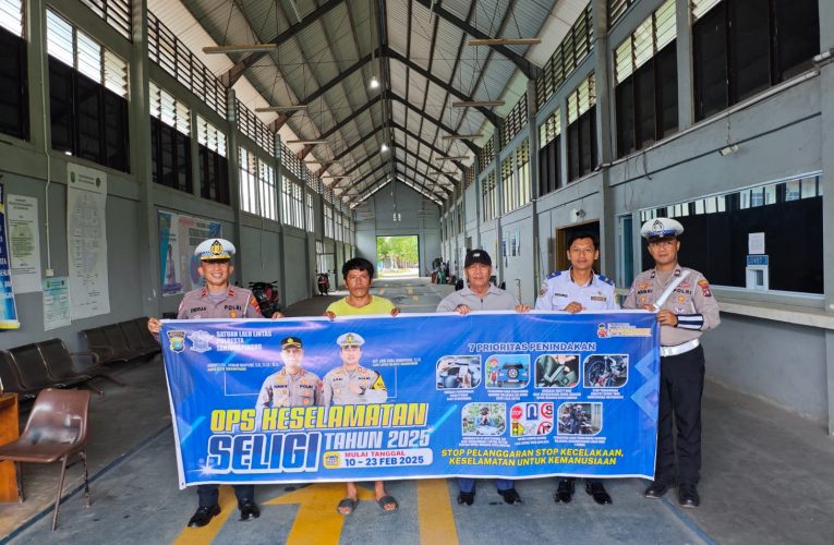 Sat Lantas Polresta Tanjungpinang Sosialisasikan Keselamatan Berkendara, Supir Truk Diimbau Tidak Overload