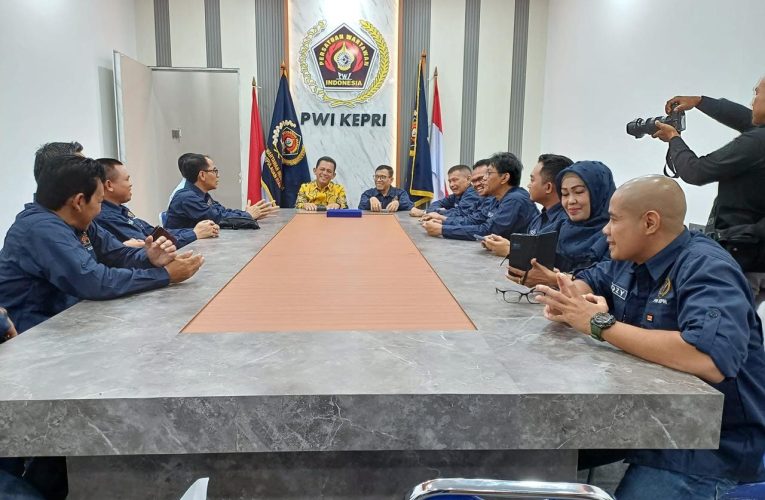 Ketua Umum PWI Pusat Hendry Ch Bangun Siap Lawan Informasi Menyesatkan di Sidang Dewan Pers