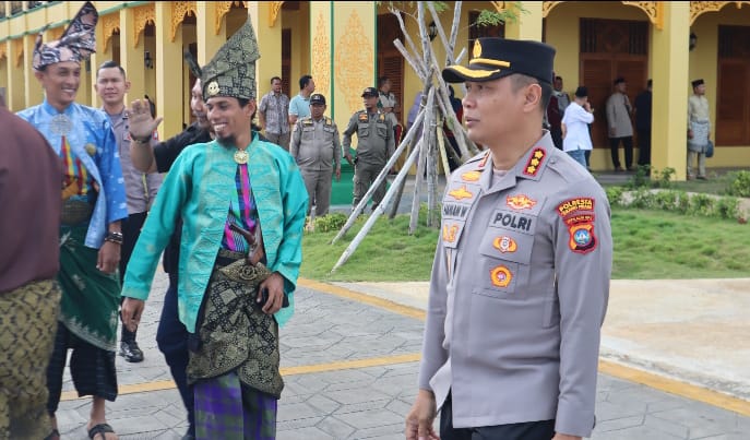 Kapolda Kepri Hadiri Tradisi Tepuk Tepung Tawar Adat Melayu untuk Gubernur dan Wakil Gubernur Kepri