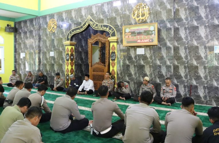 Polres Bintan Gelar Binrohtal Bersama Ustad Melvin Irawansyah di Masjid Darul Muttaqin