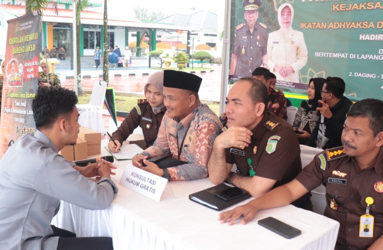 “OM JAK MENJAWAB”: Kejati Kepri Gelar Dialog Hukum Langsung di Tengah Pasar Murah Ramadhan