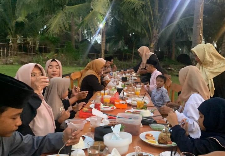 Keluarga Besar Guru SDN 005 Sepempang Gelar Kegiatan Buka Bersama di Dive Resort