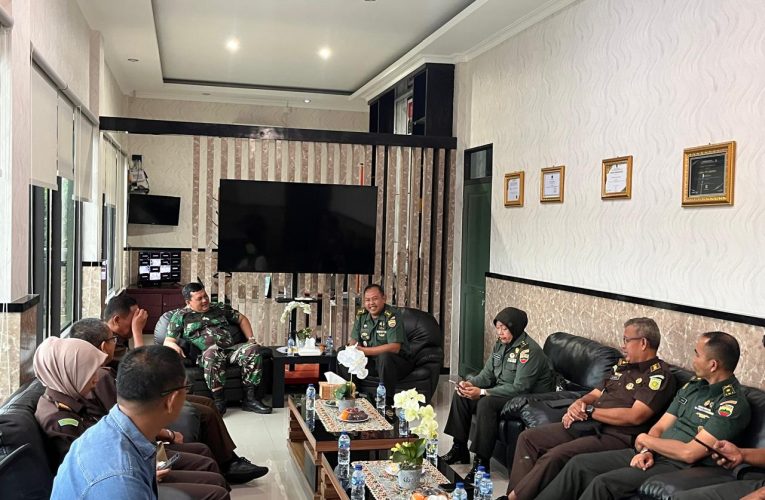 Kasdim 0315/Tanjungpinang Terima Kunjungan Kerja Aspidmil Kejati Riau, Bahas Penguatan Peradilan Koneksitas