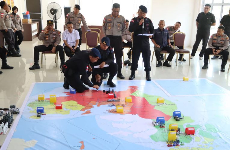 Polres Bintan Gelar Tactical Floor Game Jelang Pengamanan Hari Buruh 2025