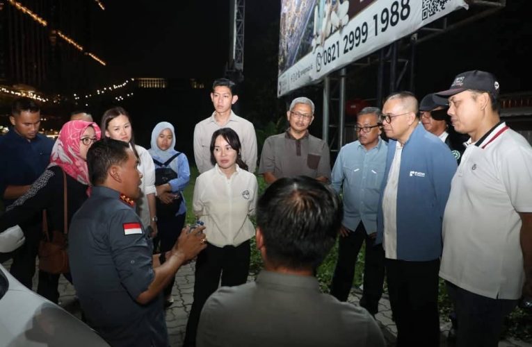 Pemko Batam Bongkar Reklame Ilegal, Beri Tenggat Hingga 2 Juni untuk Pembongkaran Mandiri