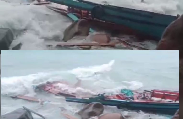 Pompong Warga Jemaja Tenggelam dan Hancur Dihantam Angin Ribut dan Gelombang Tinggi