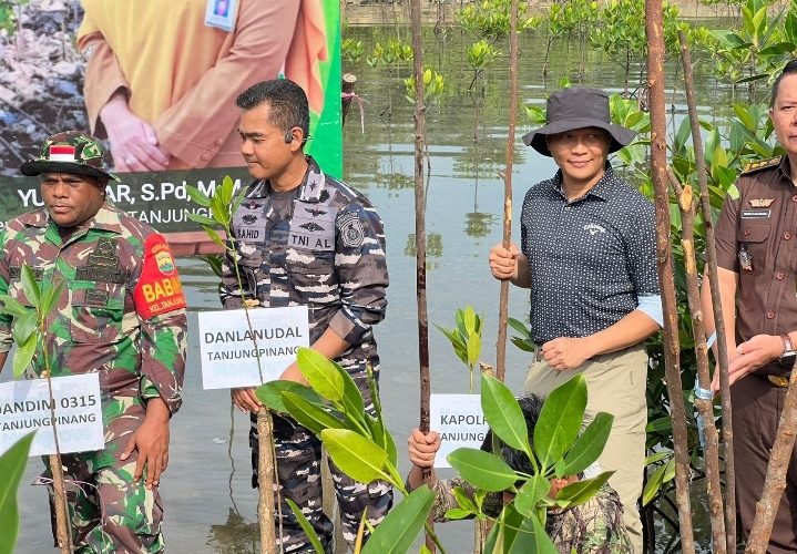 Kapolresta Tanjungpinang Ikut Serta Tanam 5000 Mangrove, Dukung Lingkungan yang Lestari