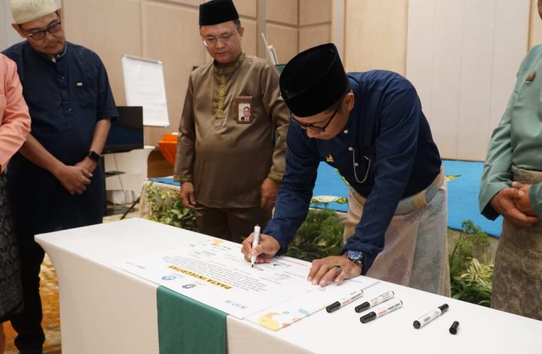 Penandatanganan Pakta Integritas SPMB Tegaskan Komitmen Kepri Wujudkan Pendidikan Inklusif dan Bermutu