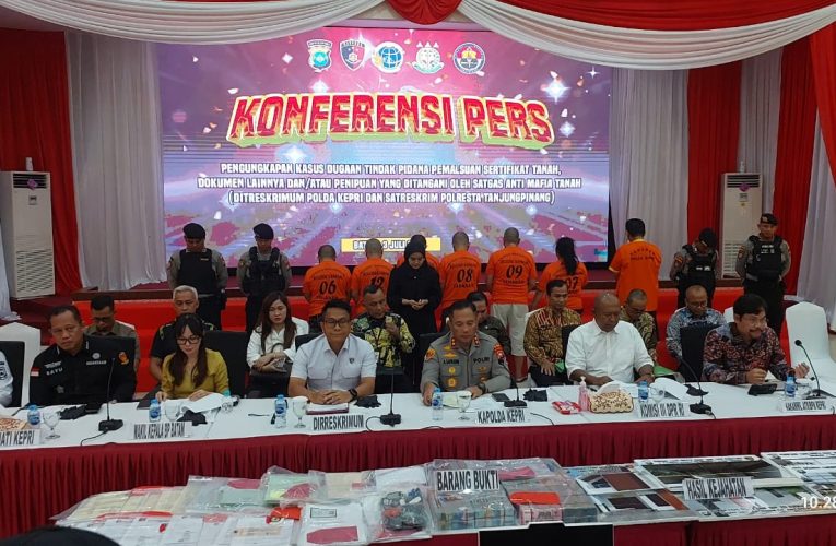 Polda Kepri Ungkap Kasus Pemalsuan Sertifikat Tanah, E’en Bersama 6 Tersangka Ditangkap