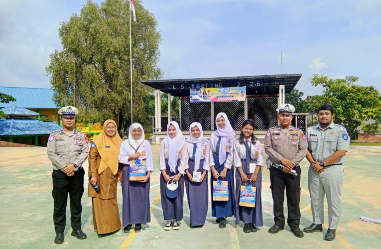 “Police Go To School” di SMKN 1 Tanjungpinang, Satlantas Sosialisasikan Tertib Berlalu Lintas