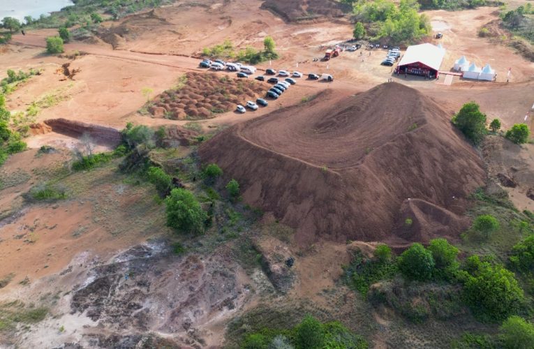 Peluncuran Sisa Stockpile Bauksit di Kepri: Sinergi Pemerintah Berbuah Potensi Devisa Rp1,4 Triliun