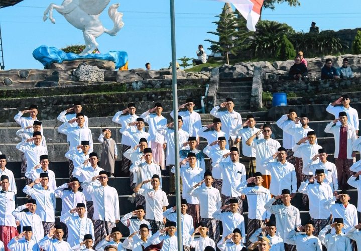 Amanat UAS di Lereng Merbabu: Kemerdekaan Tak Layak Dikhianati Korupsi