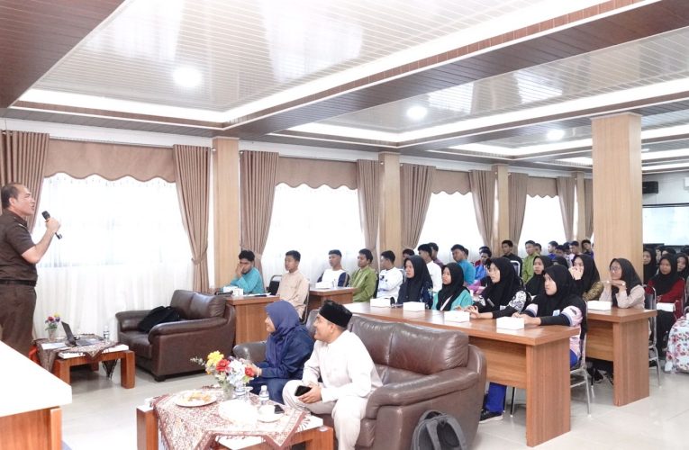 Kejati Kepri Gencarkan Program Jaksa Masuk Sekolah di MAN 1 Batam: Bahas NAPZA, Anti-Bullying, dan Etika Bermedia Sosial