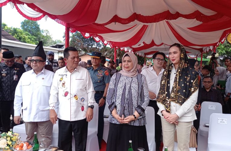 Menparekraf dan Kepala BPJPH Kunjungi Pulau Penyengat, Dorong Penguatan Pariwisata Halal dan Ekonomi UMKM Kepri