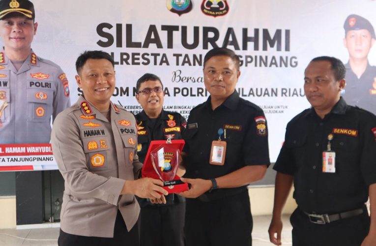 Polresta Tanjungpinang Sambut Touring Safety Riding Senkom Mitra Polri Kepri dalam Semangat Sumpah Pemuda 2025