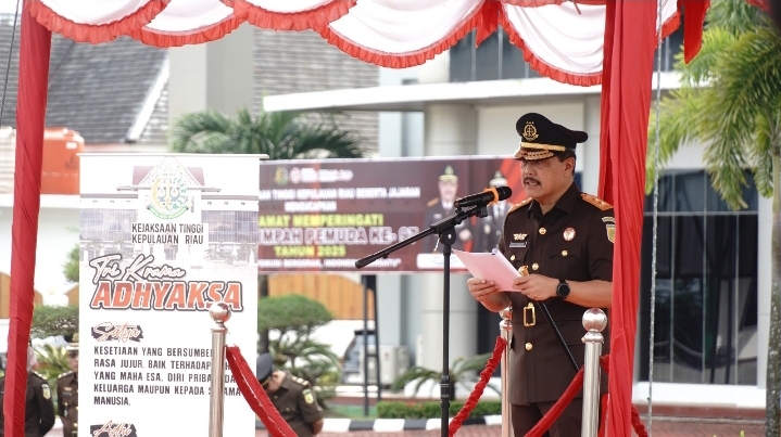 Kajati Kepri J. Devy Sudarso Ajak Pemuda Adhyaksa Menjadi Pelopor Perubahan pada Peringatan Hari Sumpah Pemuda ke-97