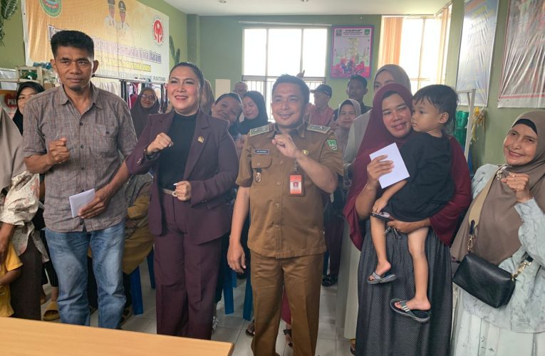 Pemko Batam Salurkan Bantuan Bencana Angin Puting Beliung di Kelurahan Tanjung Buntung kepada 21 Kepala Keluarga