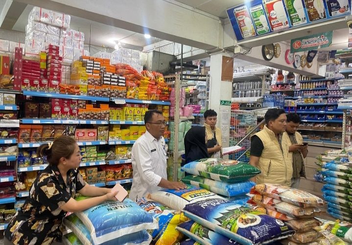 Satgas Pangan Polresta Tanjungpinang Pastikan Harga Beras di Swalayan Sesuai HET
