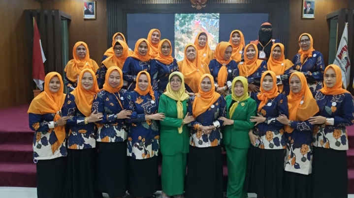 Pengurus KISS Kepri 2024–2029 Resmi Dilantik, Andi Julaiha Ajak Ibu-Ibu Sulawesi Selatan Perkuat Harmoni dan Kebersamaan