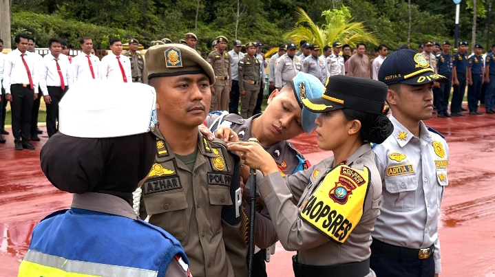 Apel Gelar Pasukan Ops Lilin 2025 di Polres Bintan, Bupati Bacakan Sambutan Kapolri