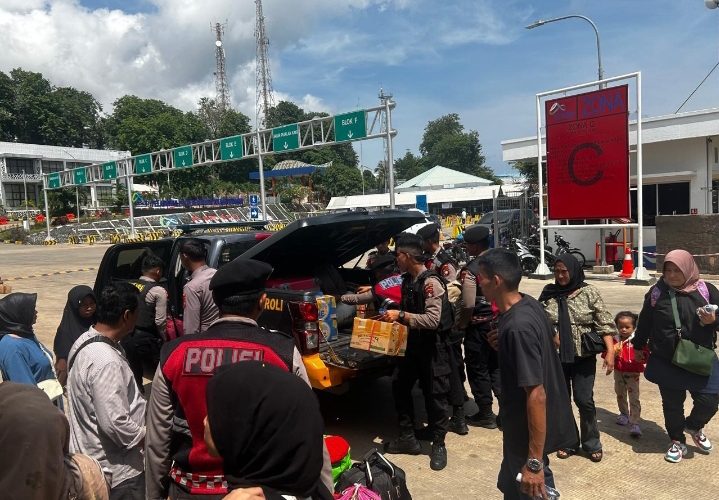 Humanis dan Responsif, Satgas Preventif Ops Lilin Seligi 2025 Layani Penumpang Roro di Batam