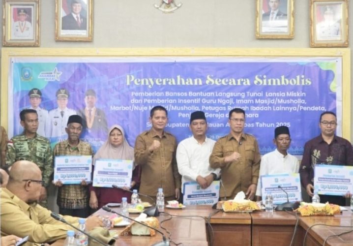 Akhir 2025 Bupati Aneng Tunaikan Janji Kampanye: Lansia dan Penjaga Rumah Ibadah Terima BLT dan Insentif