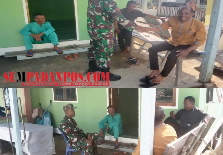 Babinsa Koramil 04/Letung Laksanakan Komsos dengan Nelayan Dusun Tanjung Sejongkong