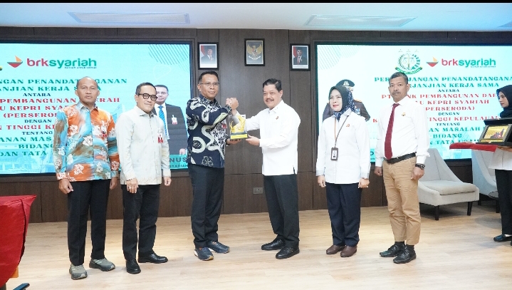 Perkuat Sinergi dan Kepastian Hukum, Kejati Kepri dan BRK Syariah (Perseroda) Teken Perjanjian Kerja Sama