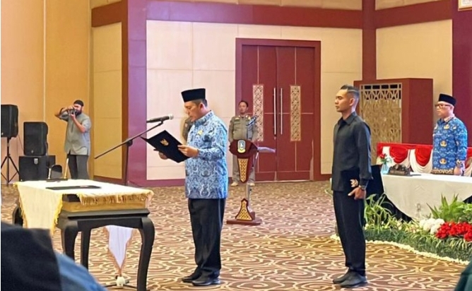 Ansar Ahmad Lantik 62 Pejabat Pemprov Kepri, Ika Hasilah Resmi Jadi Sekwan Definitif