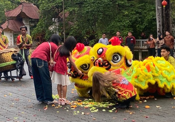 Makmur Elok Graha Rayakan Imlek Bersama Warga Rempang dan Galang di Vihara Chuan Kim Quang