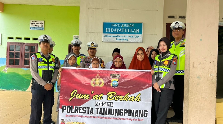 Satlantas Polresta Tanjungpinang Gelar Jum’at Berkah di Yayasan Panti Asuhan Hidayatullah