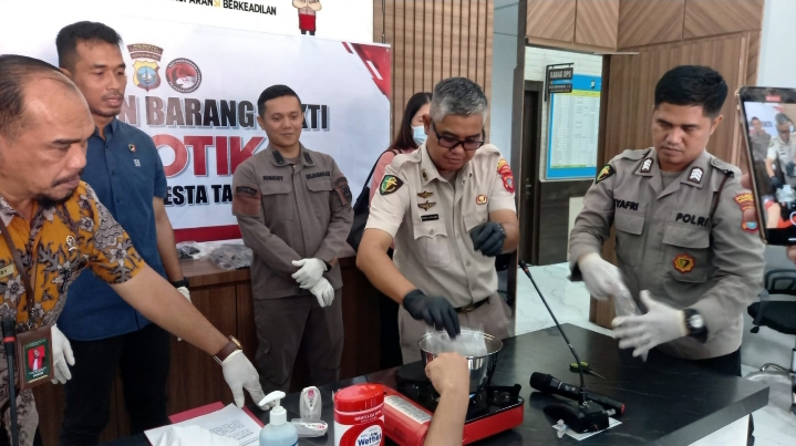 Satresnarkoba Polresta Tanjungpinang Musnahkan 88,41 Gram Sabu, Tersangka Diamankan Sejak November