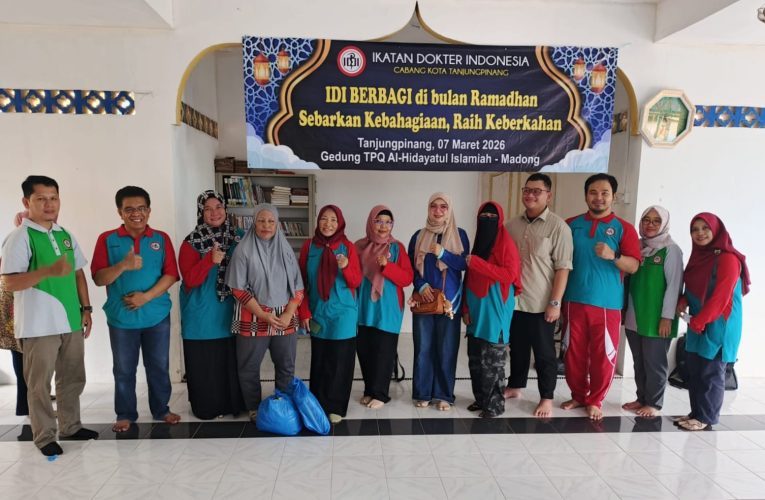 IDI Tanjungpinang Berbagi 200 Paket Sembako di Bulan Ramadan, Warga Juga Dapat Pemeriksaan Kesehatan Gratis